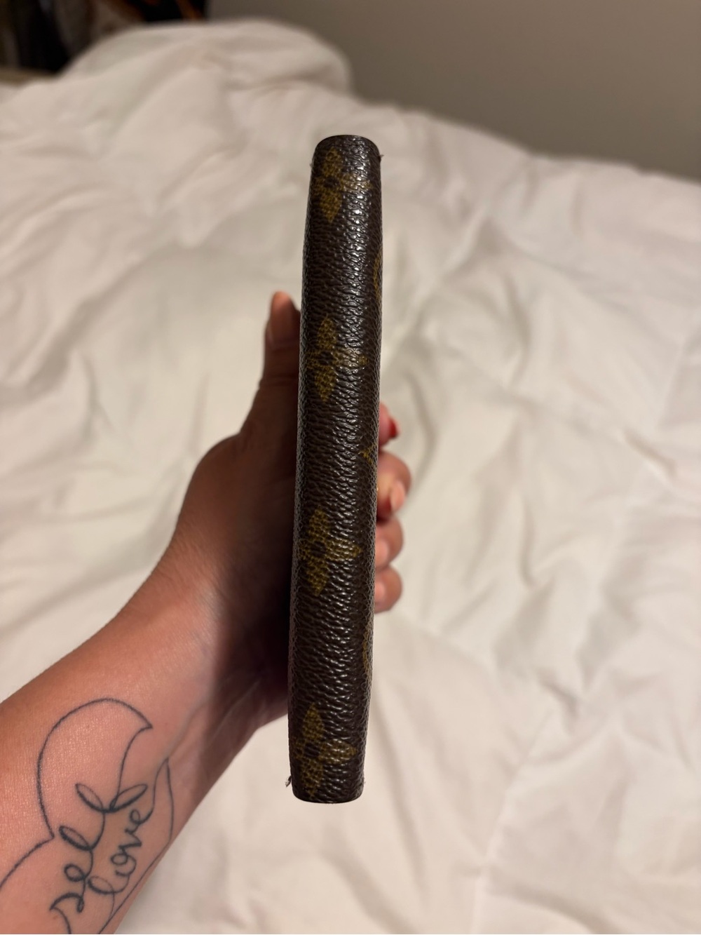 Louis Vuitton Monogram Agenda Cover in Brown and Gold - Picture 12 of 13